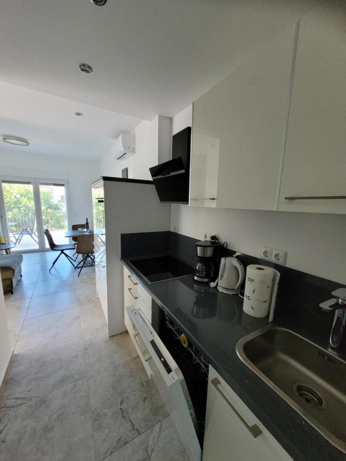 Harizma Apartment Primošten Екстериор снимка