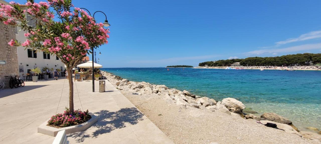 Harizma Apartment Primošten Екстериор снимка