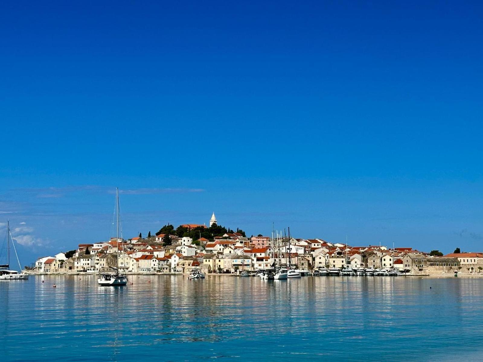 Harizma Apartment Primošten Екстериор снимка